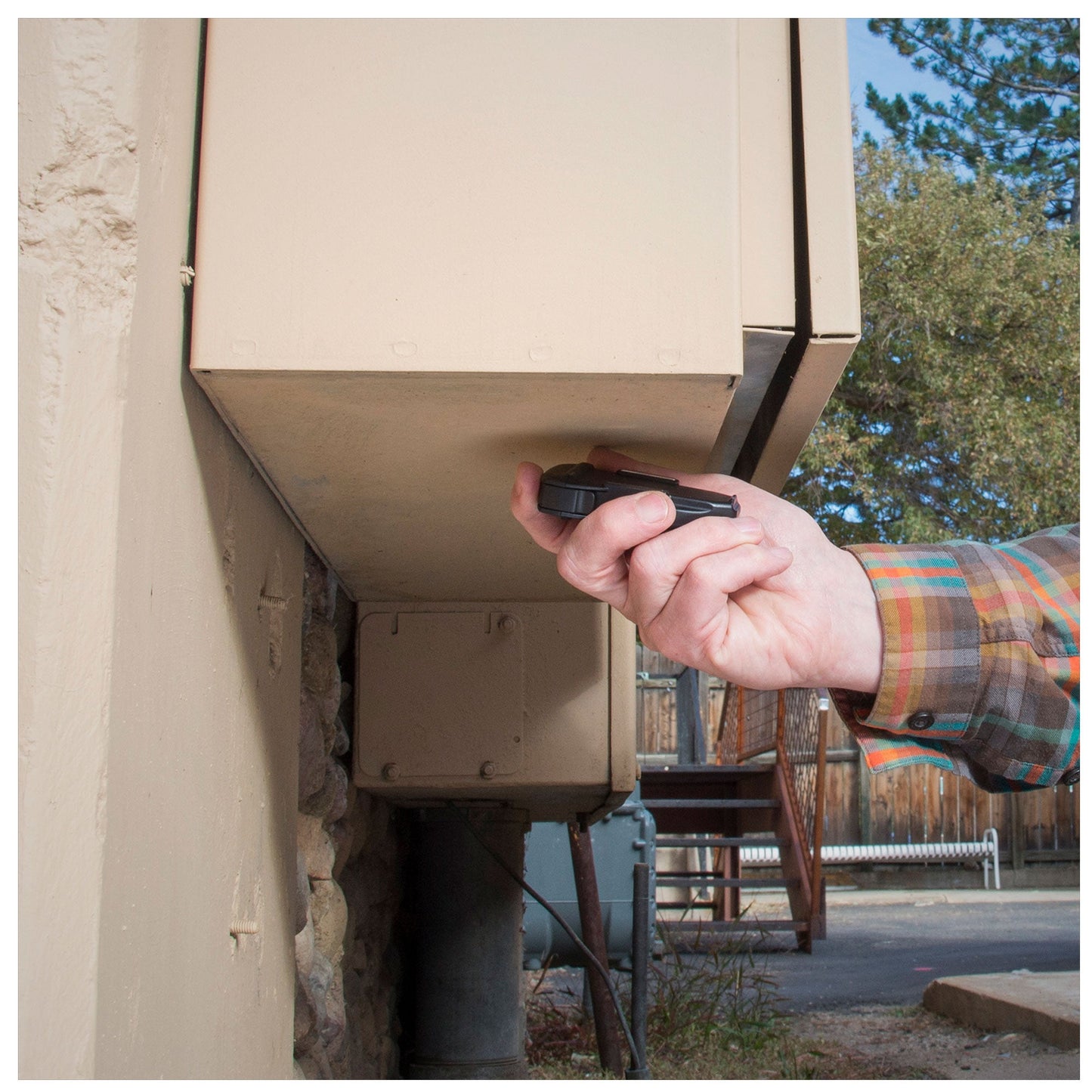 HideOut Magnetic Key Box