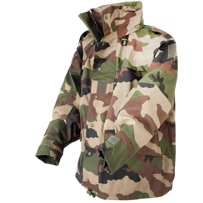 franzoesische-armee-naesseschutzjacke-cce-neuwertig-ansicht-1