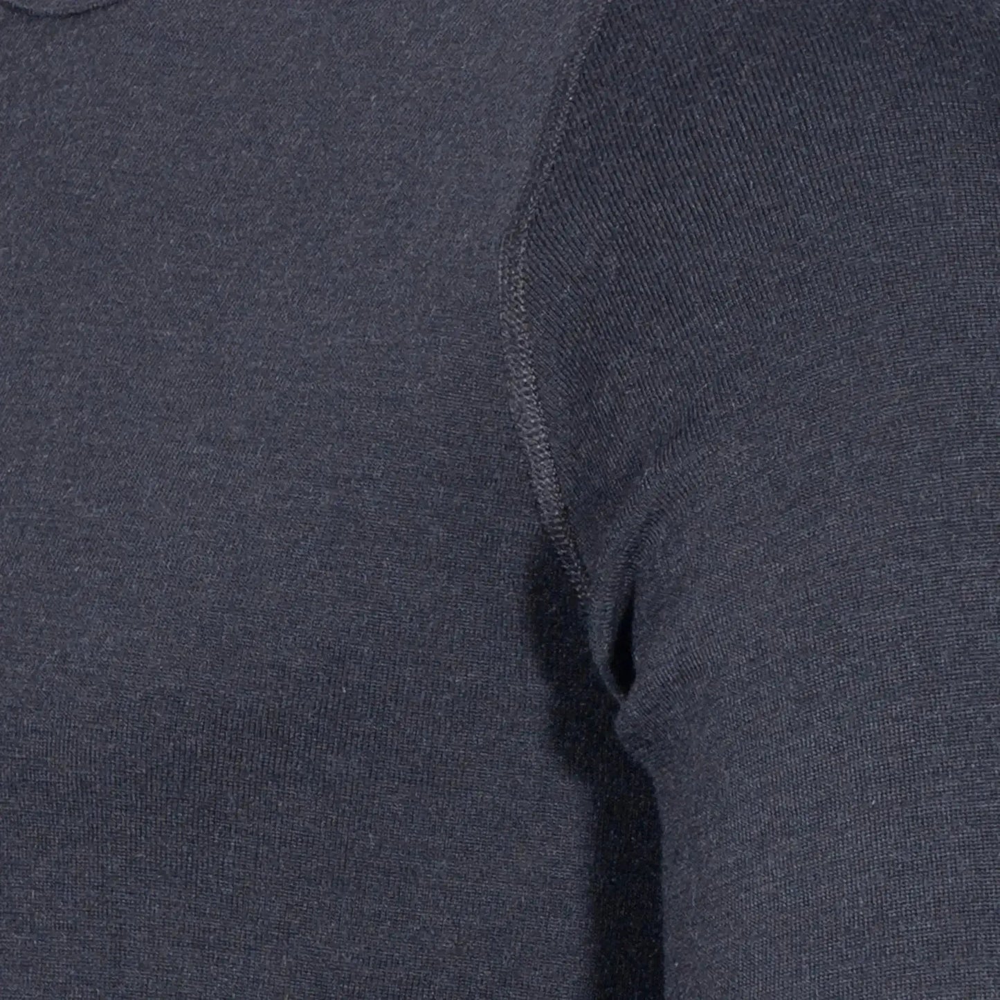 woolpower-lite-unterhemd-crewneck-longsleeve-schwarz-ansicht-4