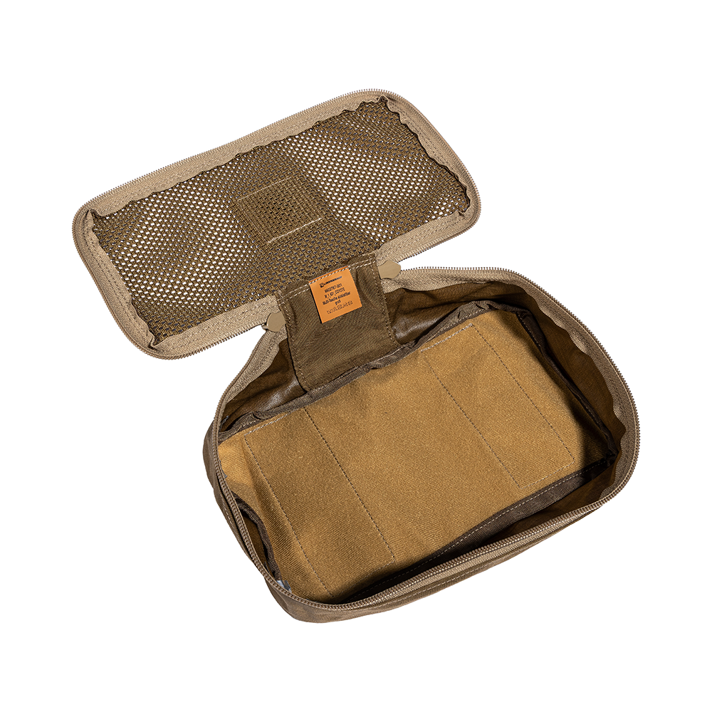 Large multi pouch bag M831