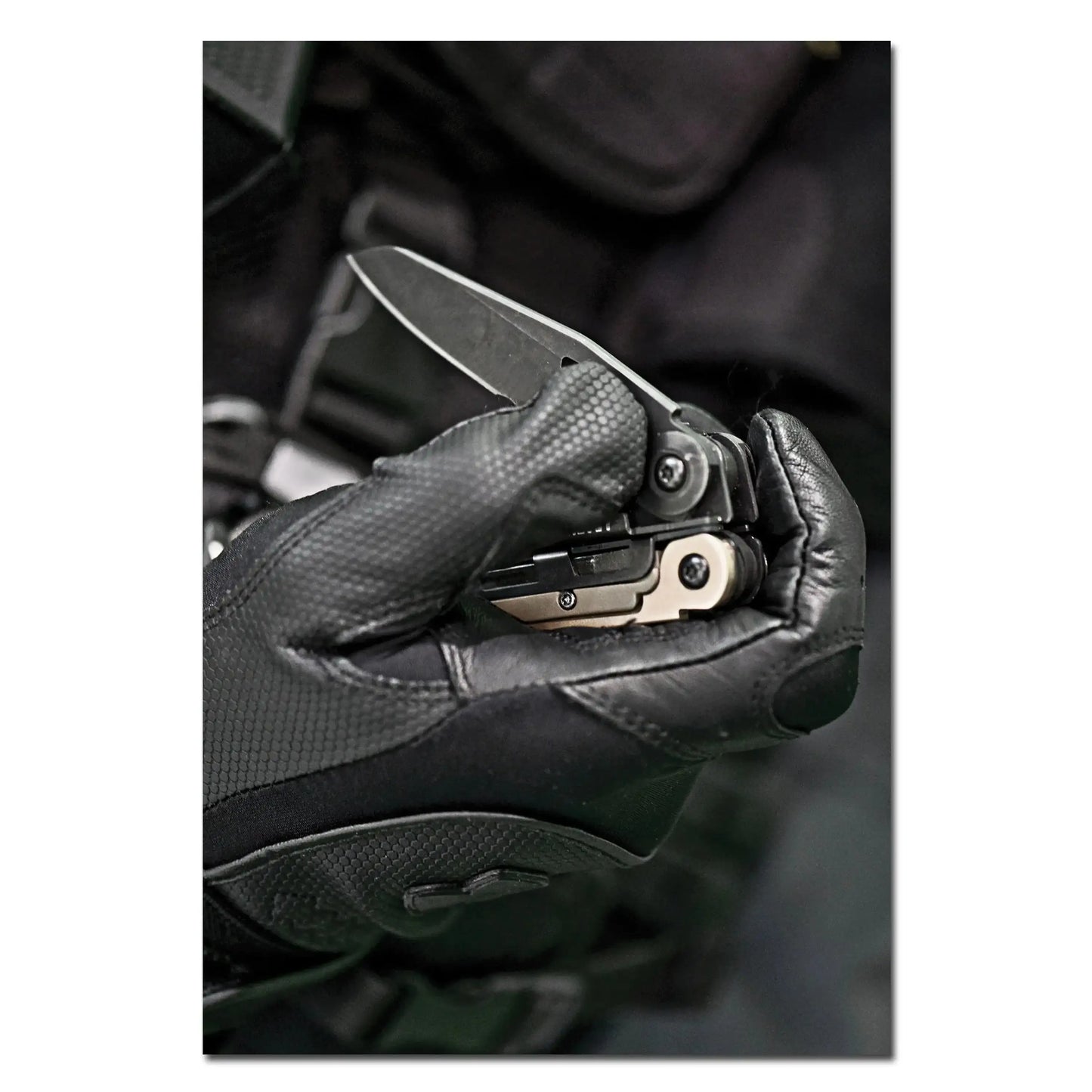 leatherman-multitool-military-utility-tool-mut-schwarz-ansicht-8