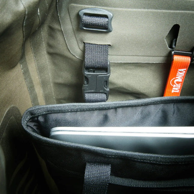 Tatonka Pendler-Rucksack Commuter Rolltop 25 WP - ASMC