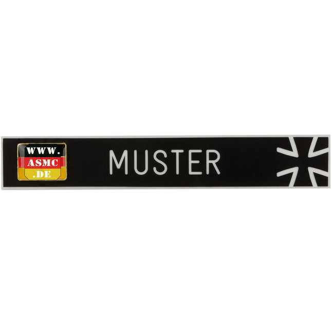 Placa de identificación con bandera de servicio y cruz de hierro negra