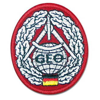 Badge BW beret Topography