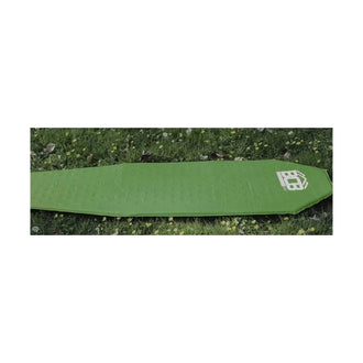 Self-inflating sleeping mattress