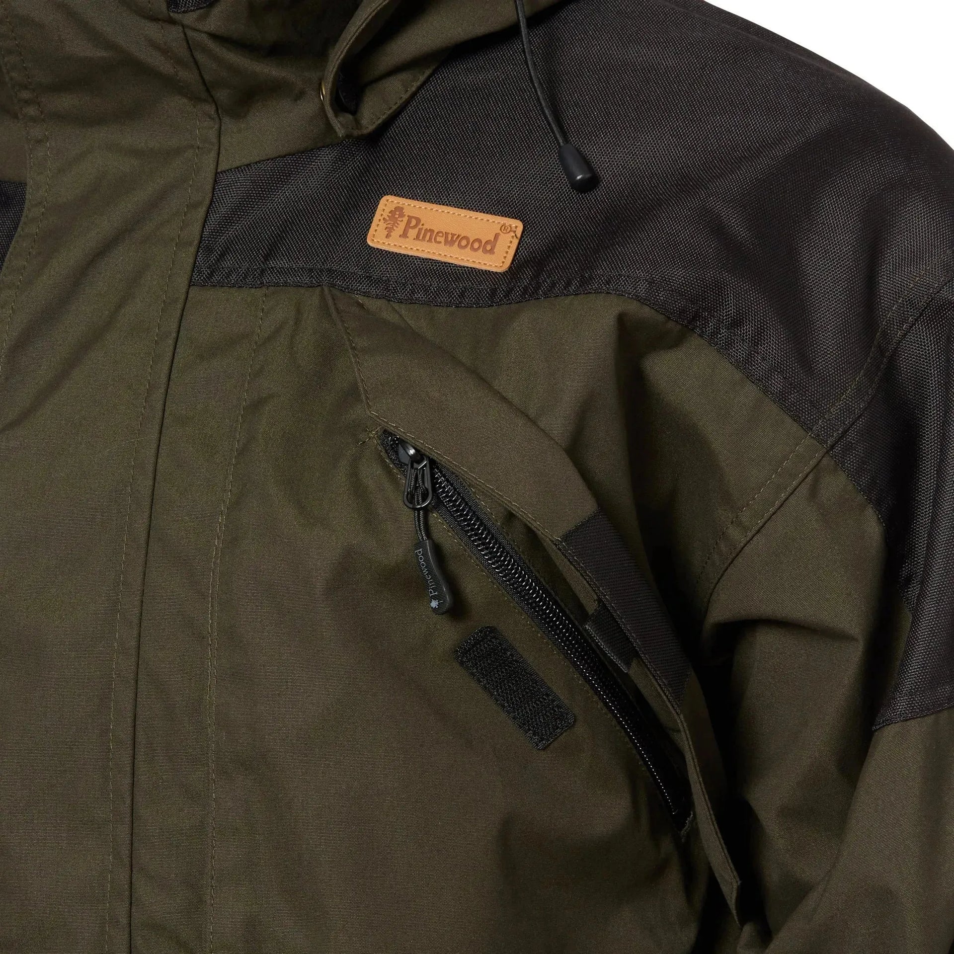 pinewood-jacke-lappland-extreme-mossgreen-schwarz-ansicht-4
