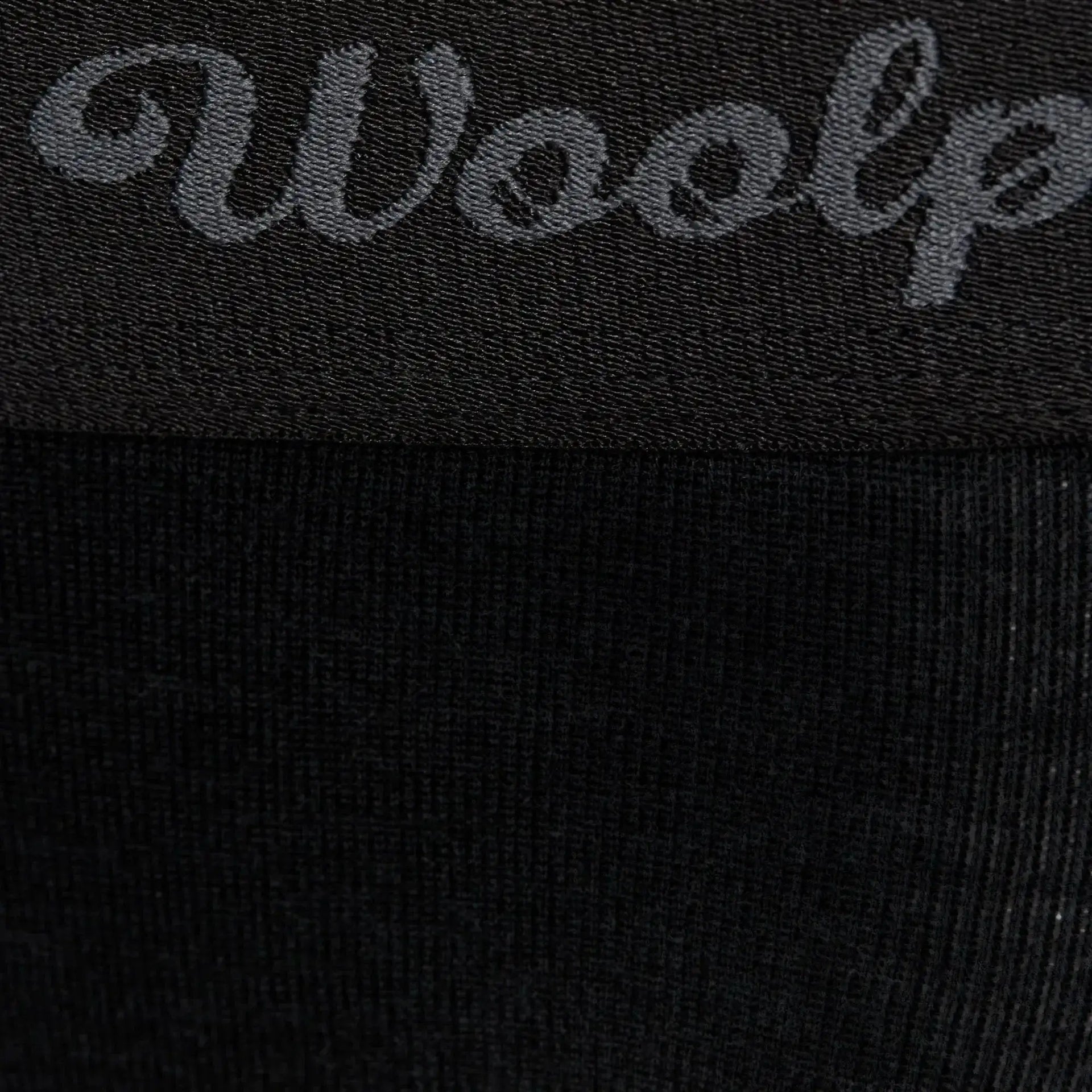 woolpower-unterhose-hipsters-lite-schwarz-frauen-ansicht-4