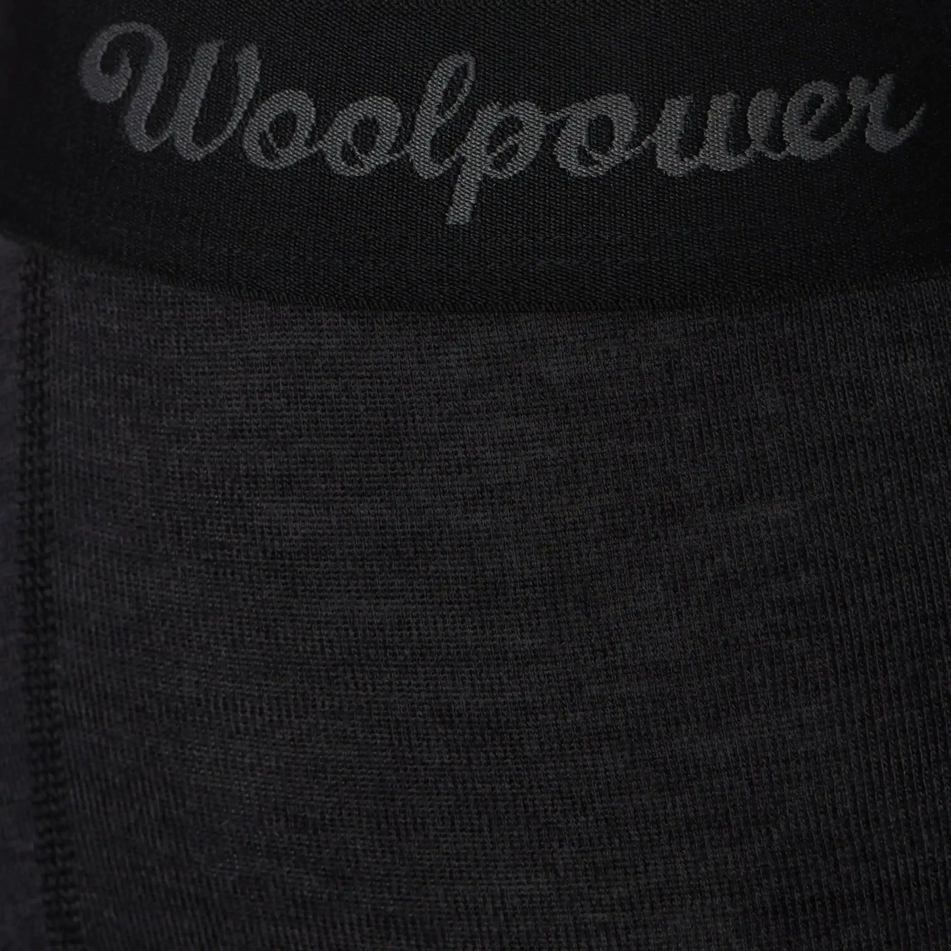 woolpower-unterhose-long-johns-protection-lite-anthrazit-frauen-ansicht-4