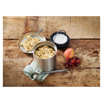 Cheese pasta with roasted onions