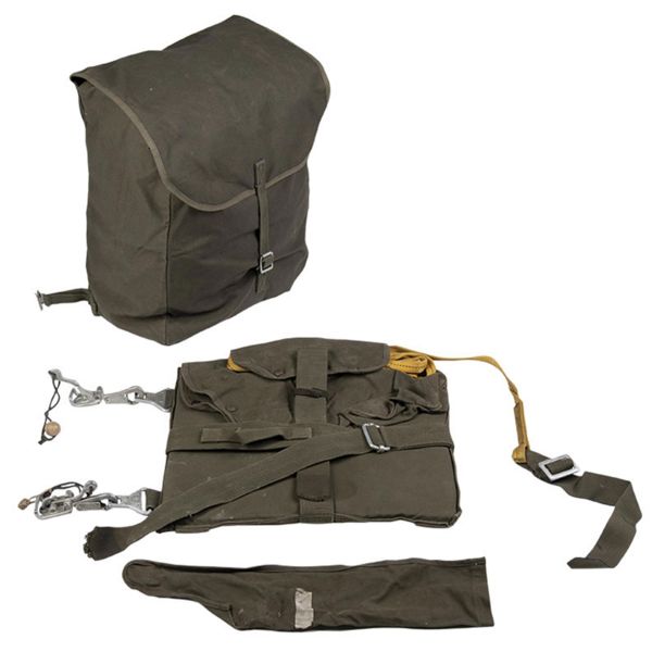 Used BW Parachute Carrier with Combat Bag